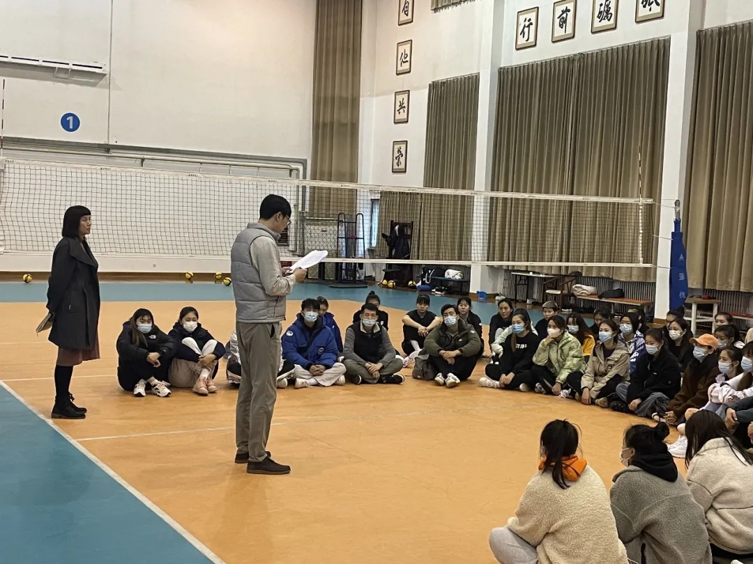 学习19届6中全会1.webp.jpg